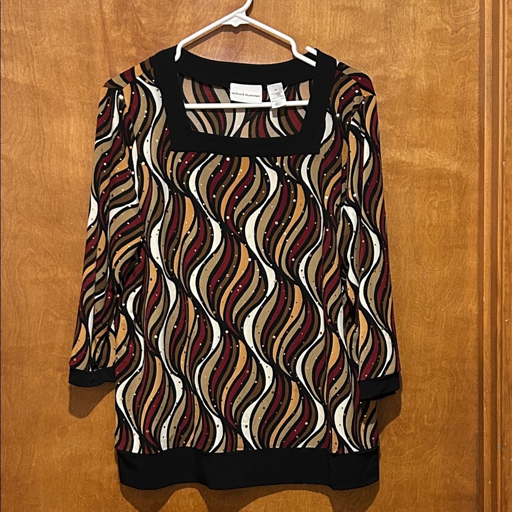 Alfred‎ Dunner Black and Red Swirl Pattern Top  3/4 Sleeve Top SZ M Wild Thing